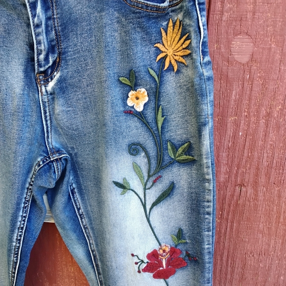 VENUS Blue Floral Embroidered Skinny Jeans - Picture 3 of 6